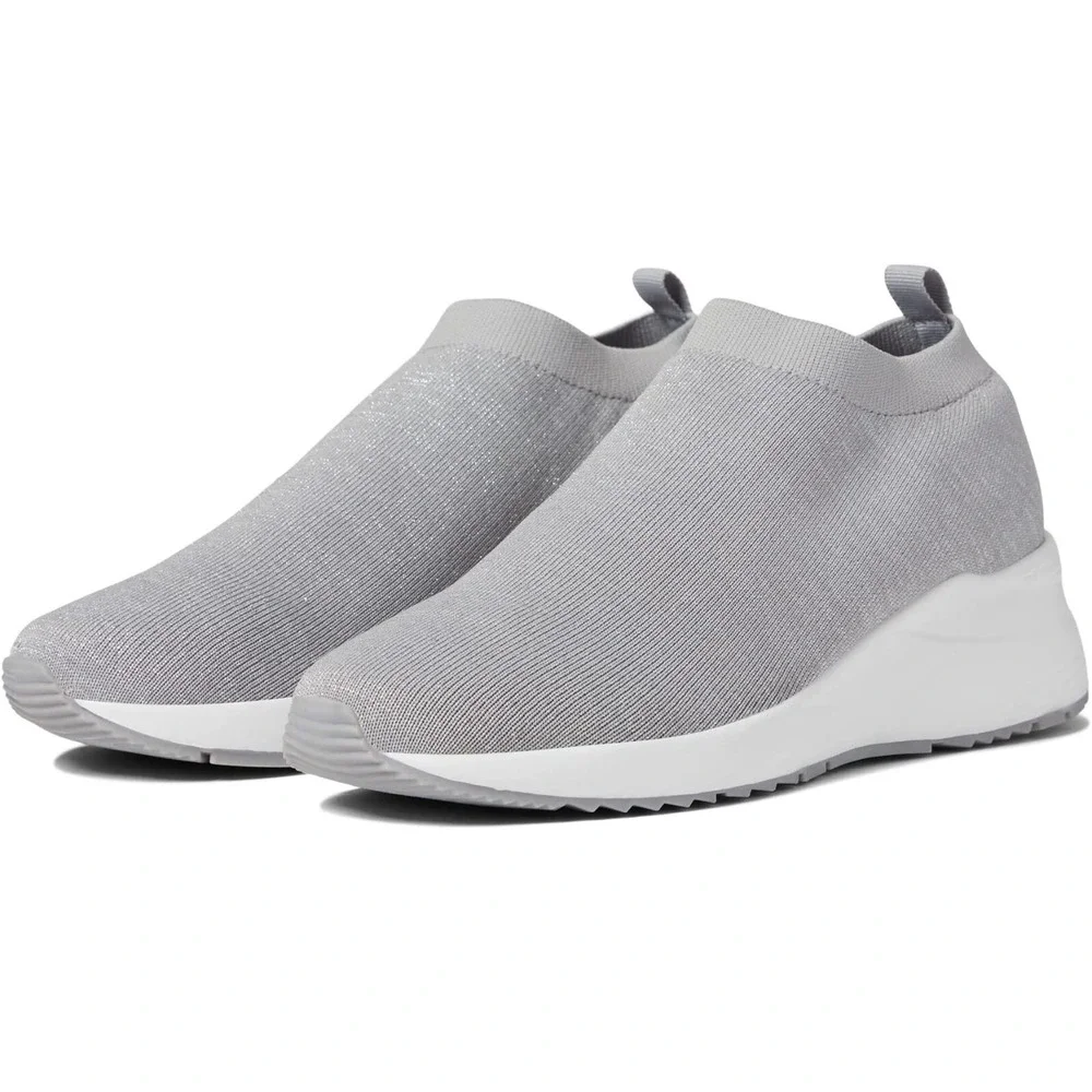 Blondo® (Women's 7.5 M) Kira™ Waterproof Sneakers in Gray